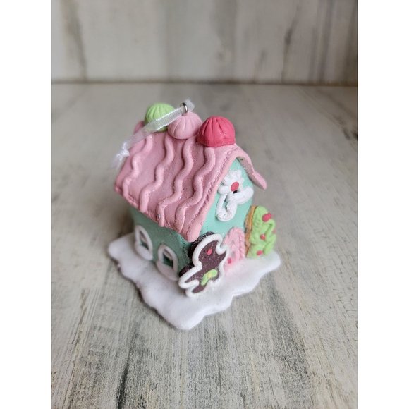 Enchanted Forest mini light up Gingerbread House glitter ornament Xmas - Picture 2 of 6